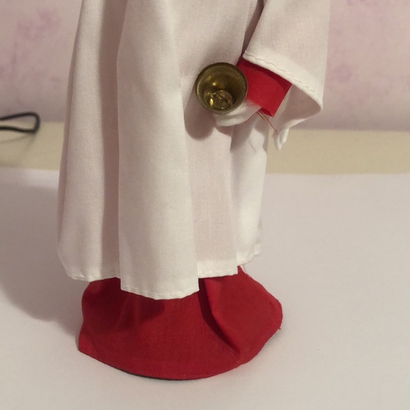 Byers’ Choice caroler - Picture 8 of 11